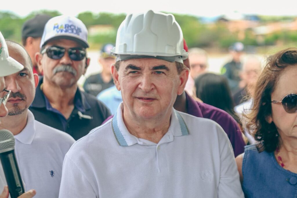 Visita as obras do Cais do Porto da Beira Rio em Floriano